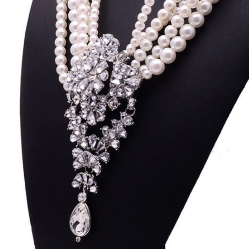 Necklace & Earrings - Diamonds and Pearls White - Picture 8 of 8